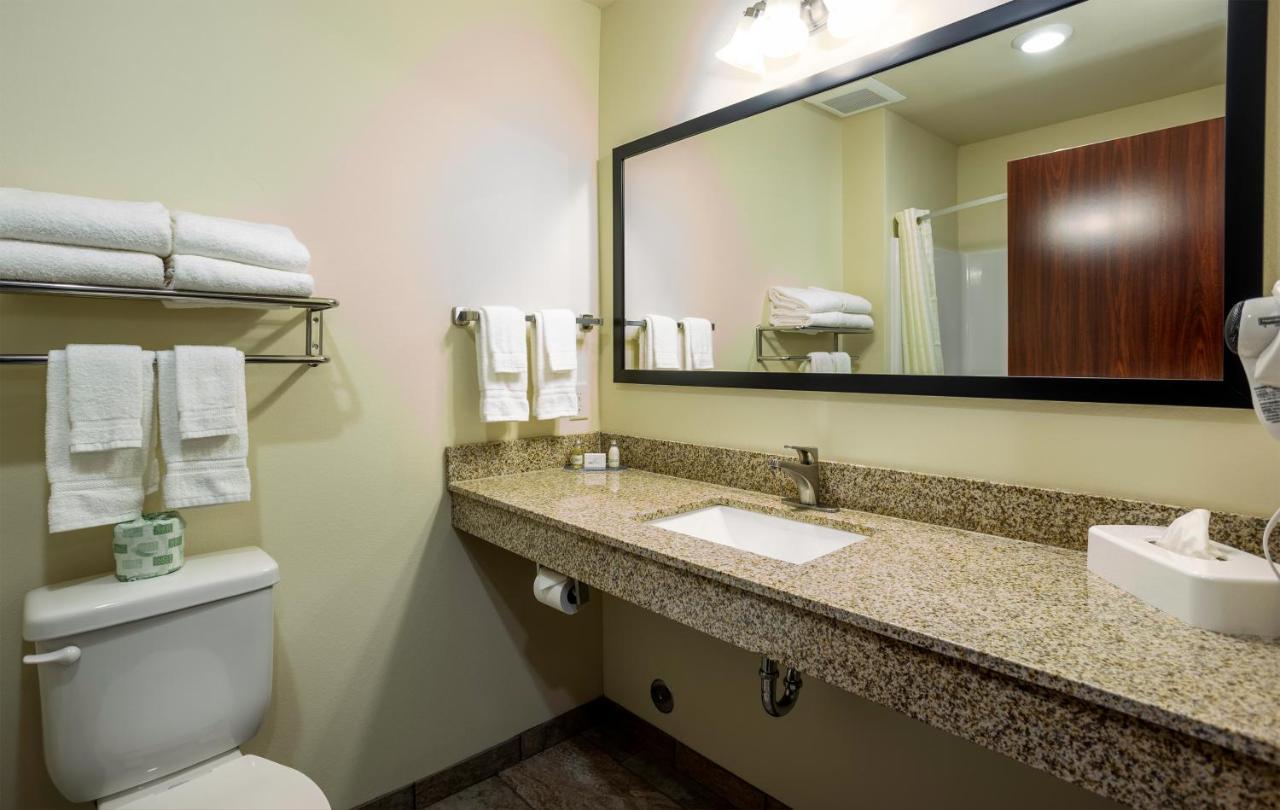 Cobblestone Inn & Suites - Brookville Bagian luar foto