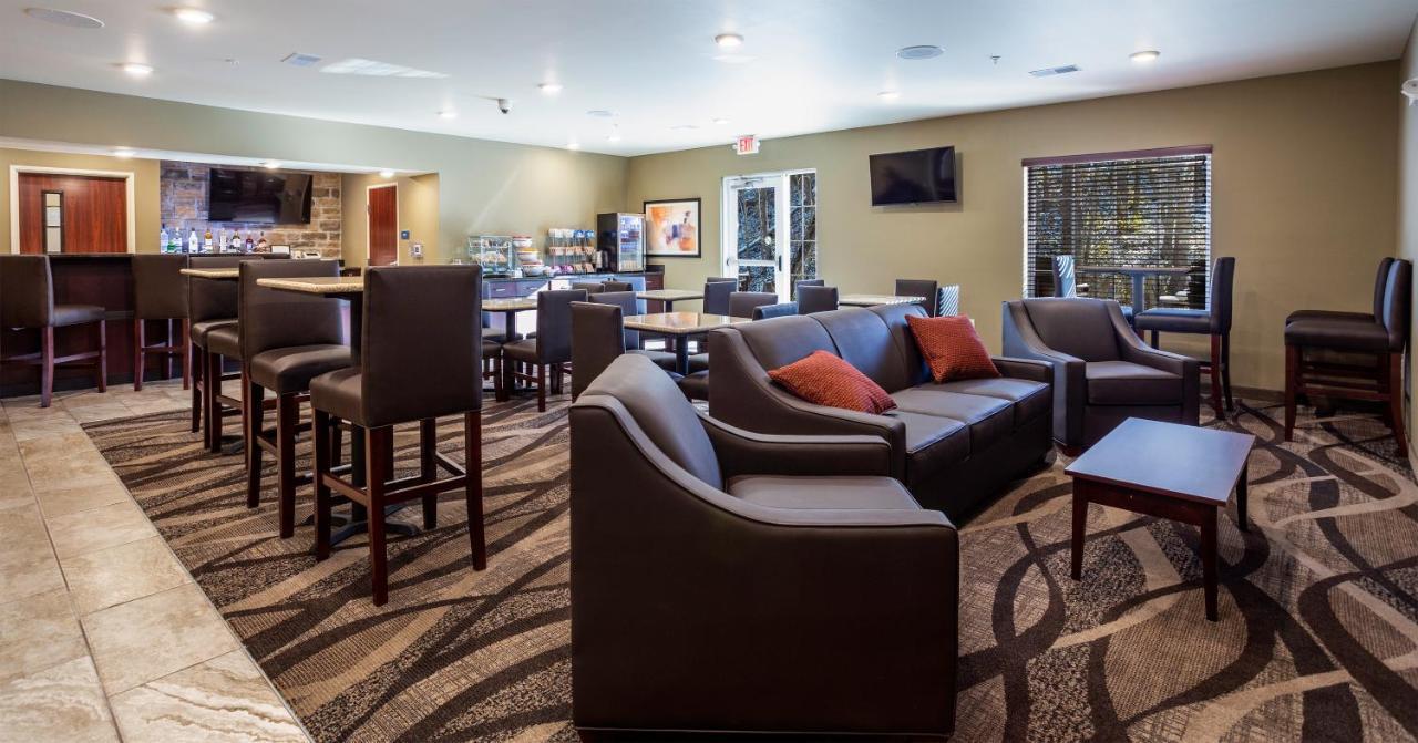 Cobblestone Inn & Suites - Brookville Bagian luar foto