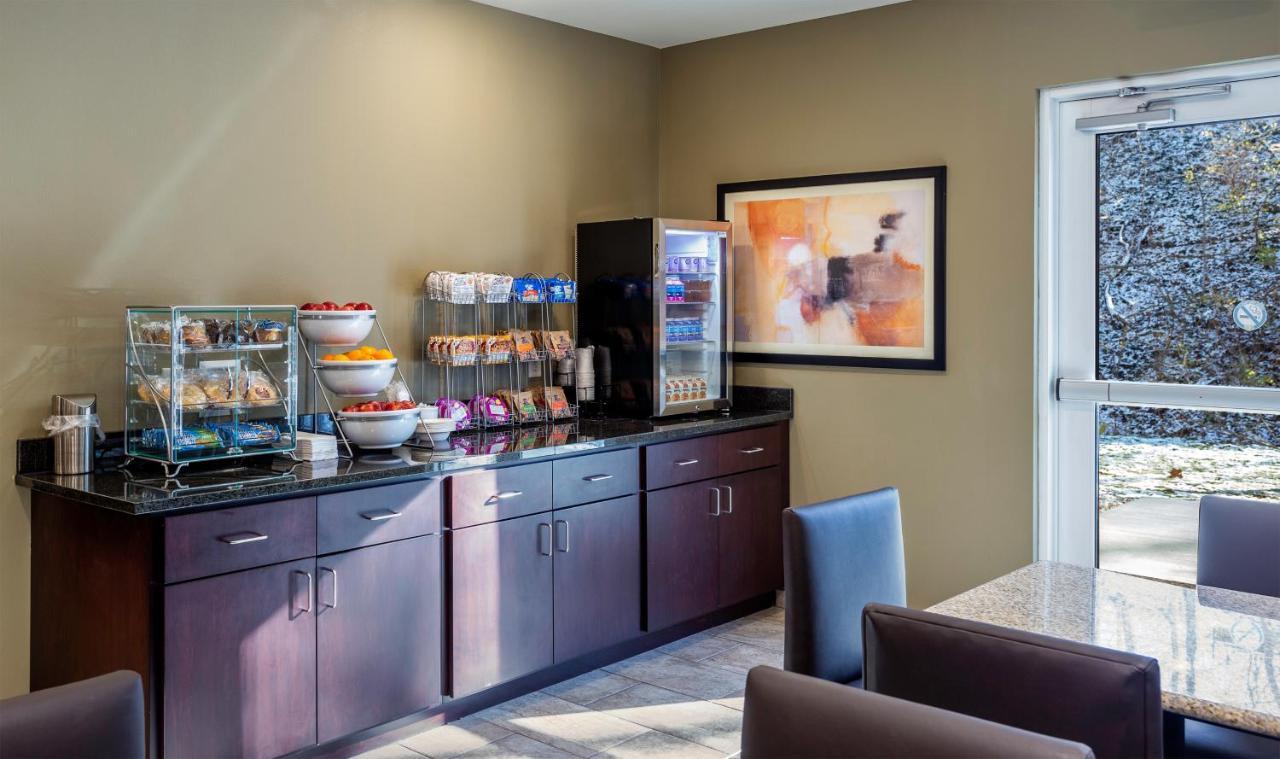 Cobblestone Inn & Suites - Brookville Bagian luar foto