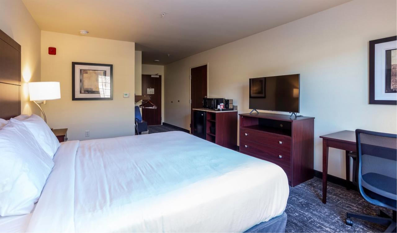 Cobblestone Inn & Suites - Brookville Bagian luar foto