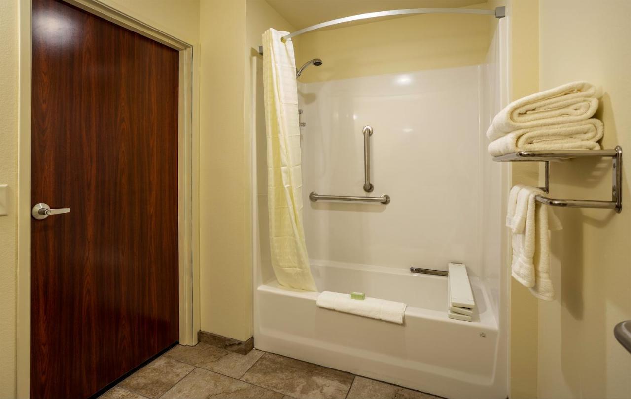 Cobblestone Inn & Suites - Brookville Bagian luar foto
