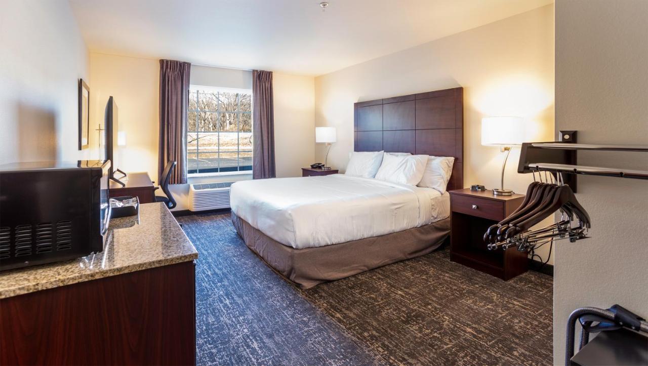 Cobblestone Inn & Suites - Brookville Bagian luar foto