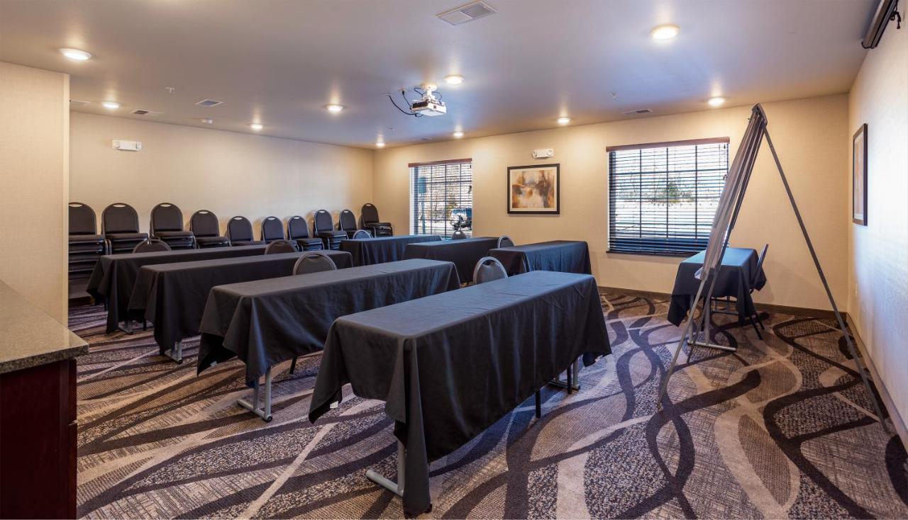 Cobblestone Inn & Suites - Brookville Bagian luar foto