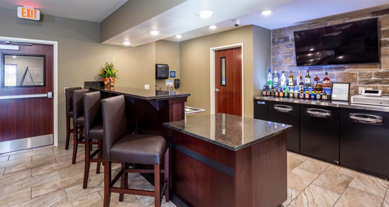 Cobblestone Inn & Suites - Brookville Bagian luar foto