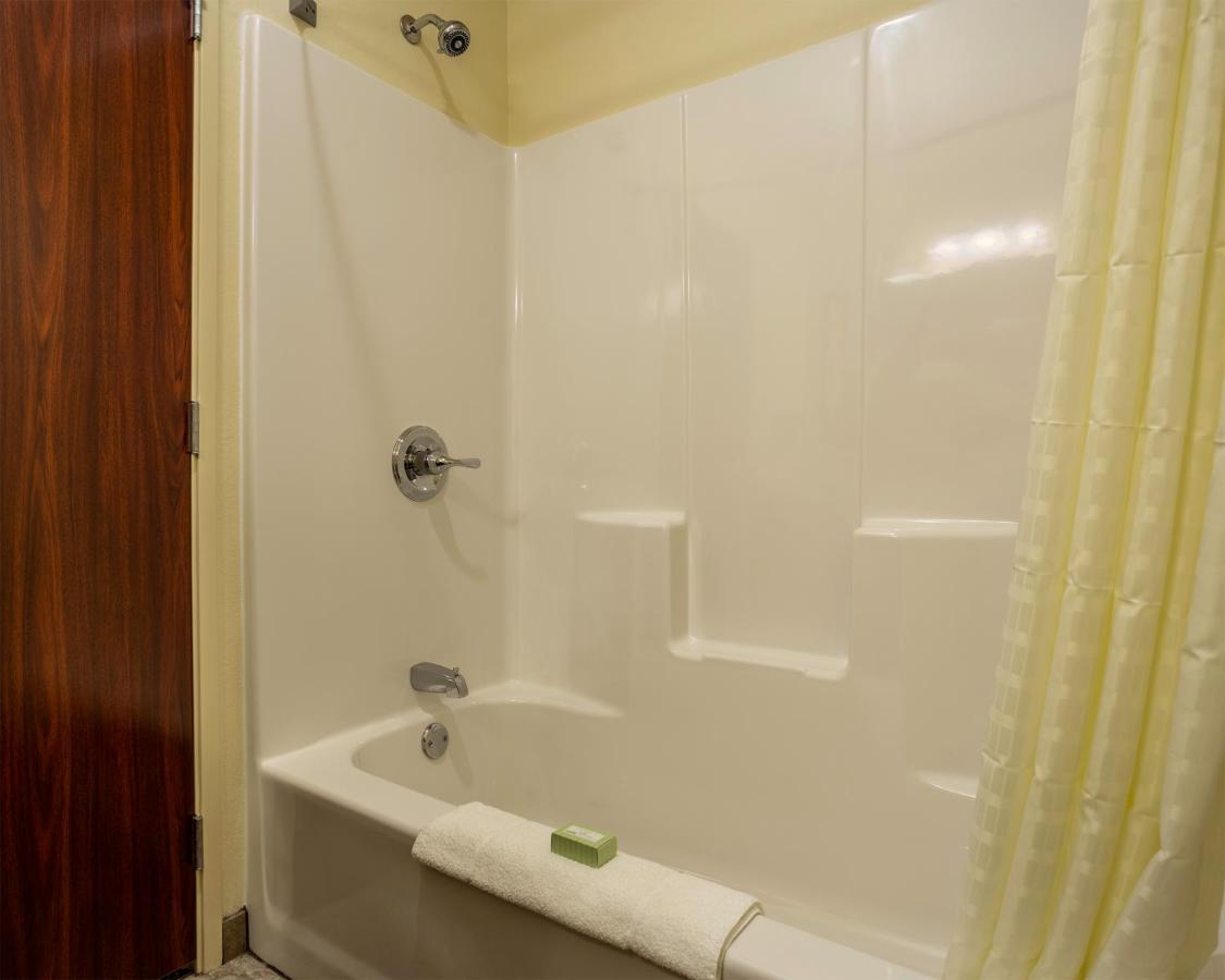 Cobblestone Inn & Suites - Brookville Bagian luar foto